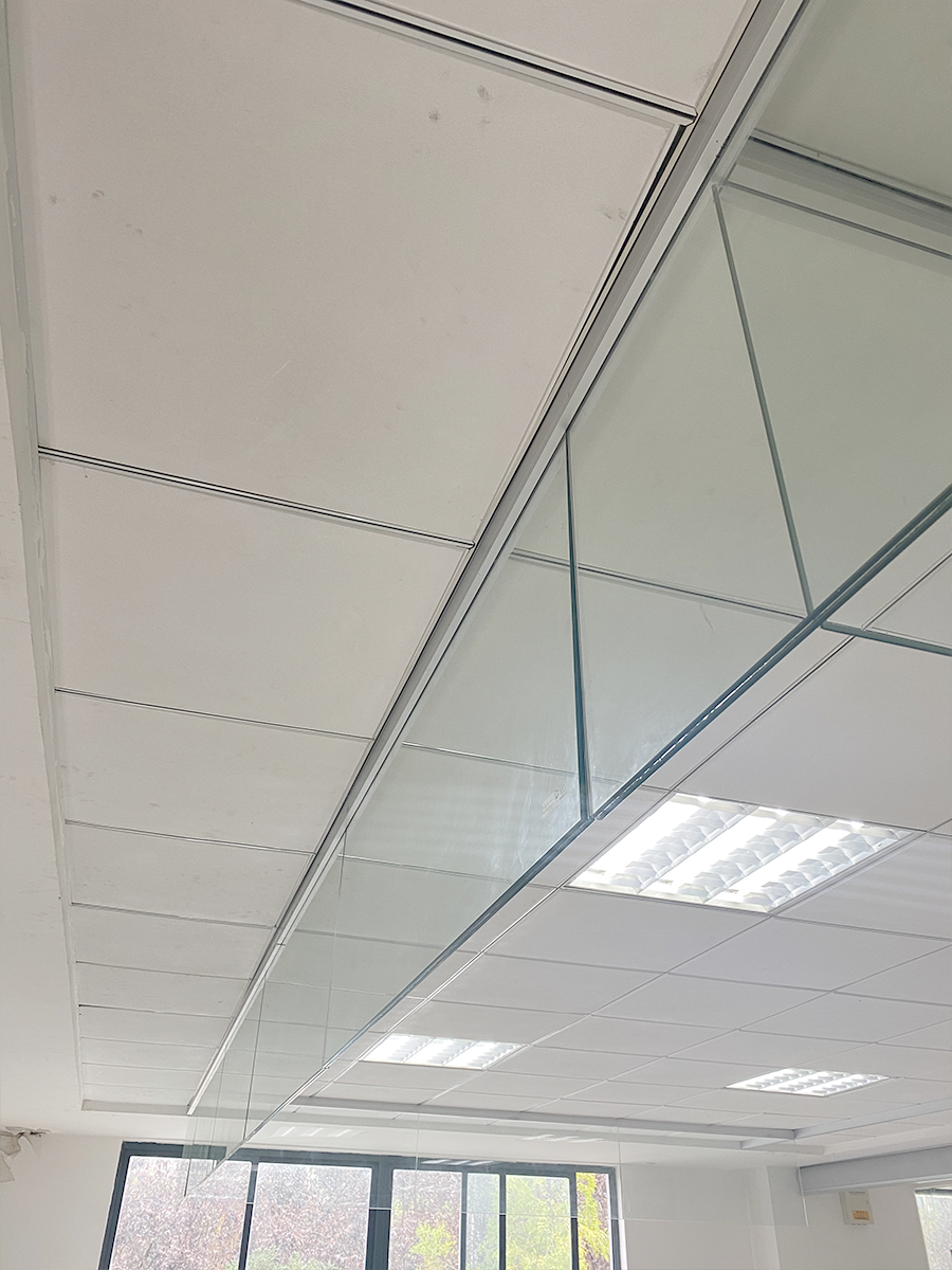 固定式（shì）玻璃（lí）擋煙垂壁(半（bàn）框)