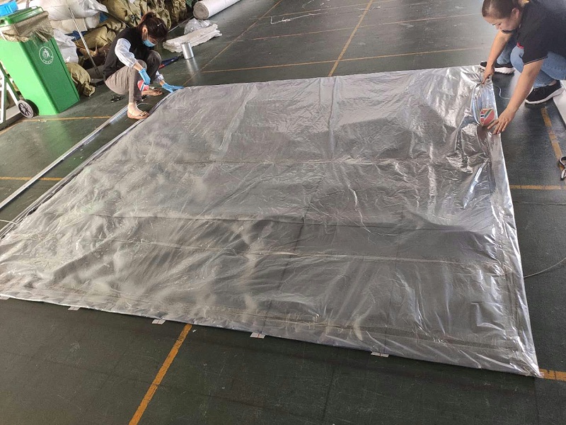 防火卷（juàn）簾門簾布製作中