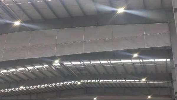 超高柔性擋煙垂壁如何拚接？