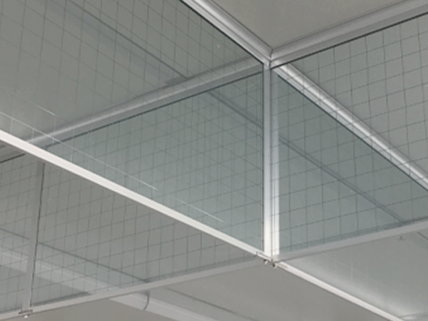 江蘇夾絲玻（bō）璃（lí）擋煙垂壁