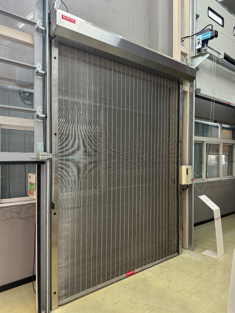 不鏽鋼（gāng）通花卷簾門