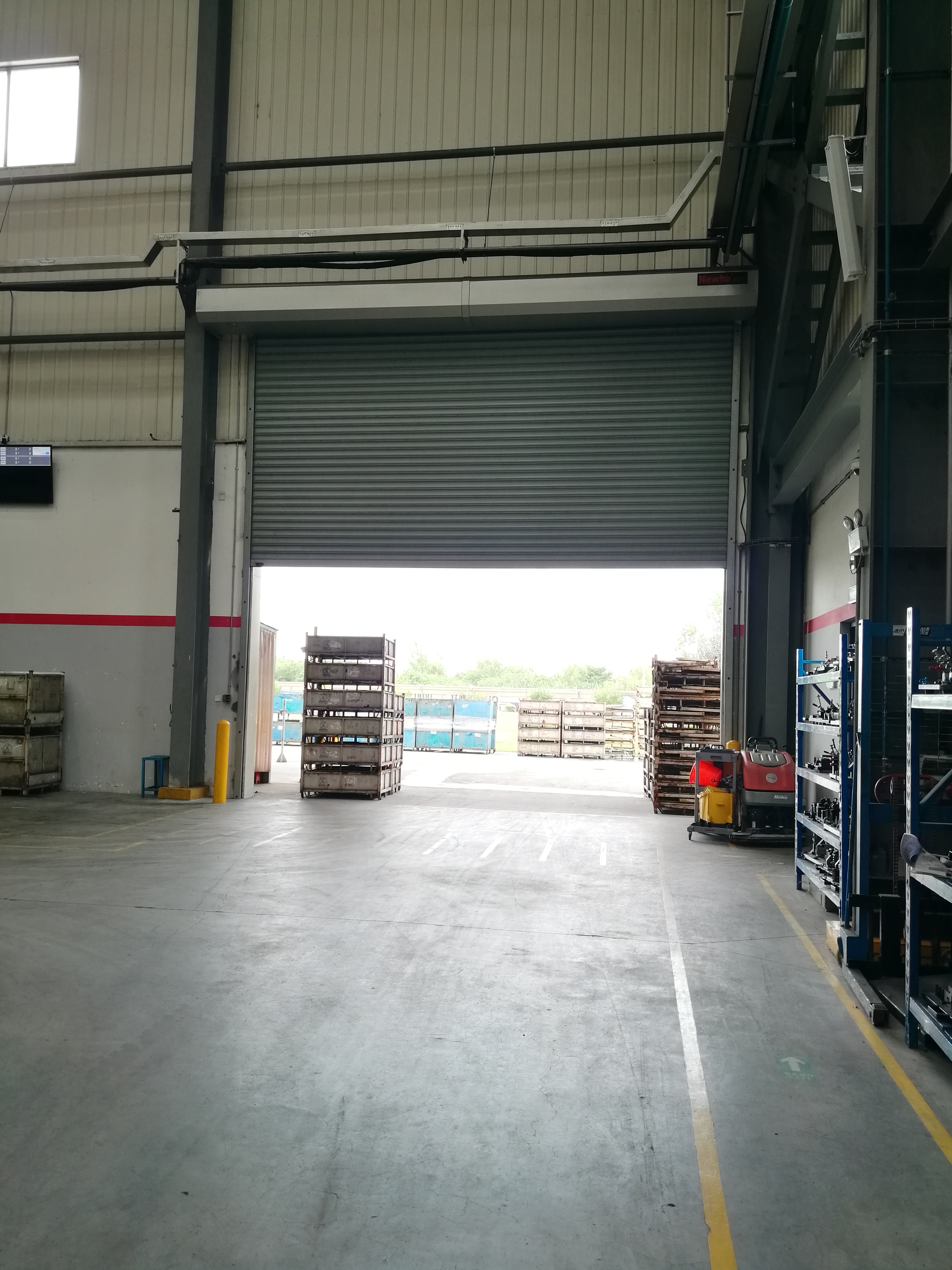 菠萝蜜免费观看视频鋁（lǚ）合金電動卷簾（lián）門