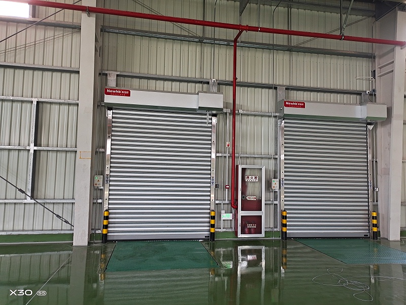 防風卷（juàn）簾門