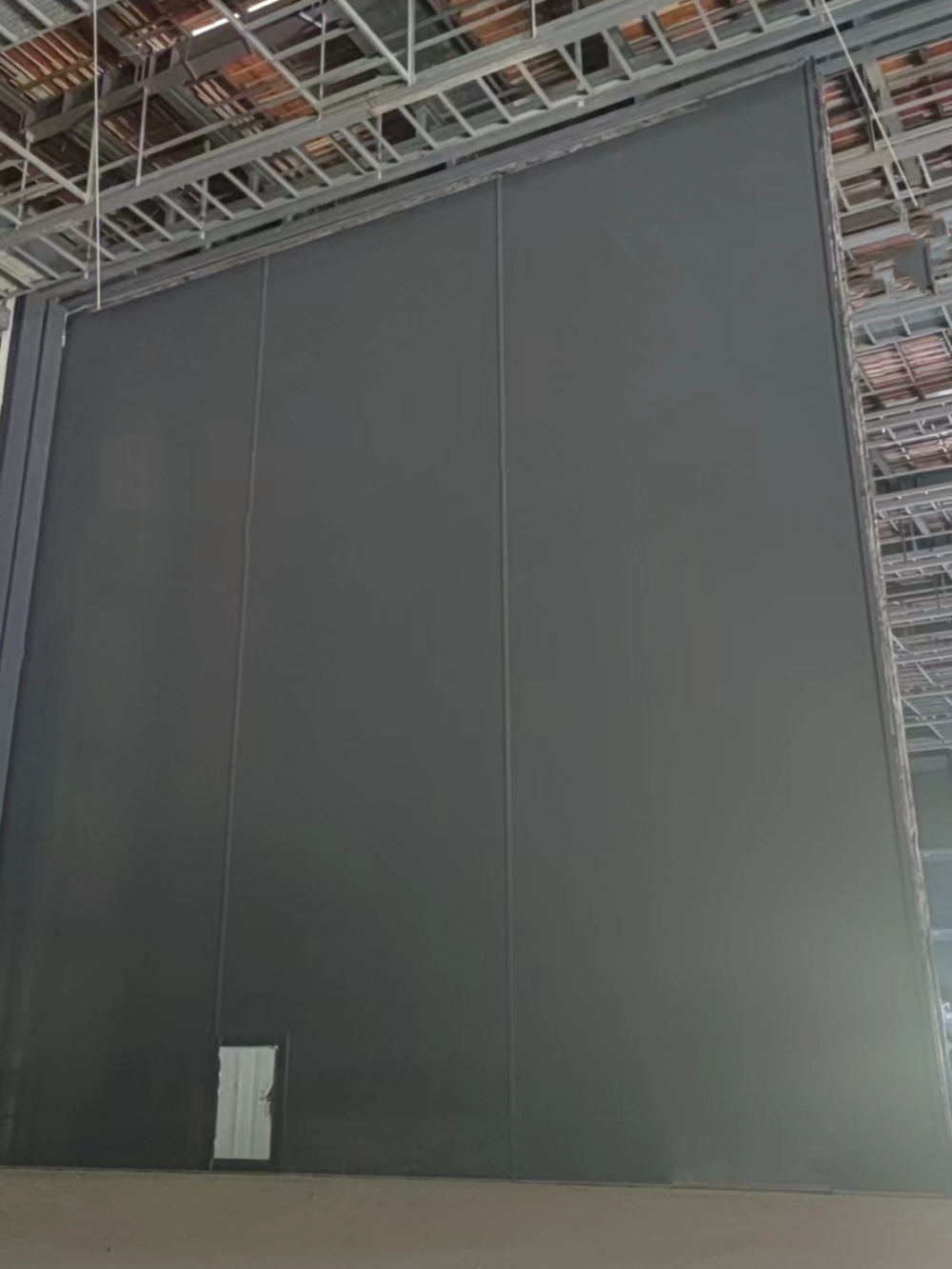 推拉（lā）式機庫門