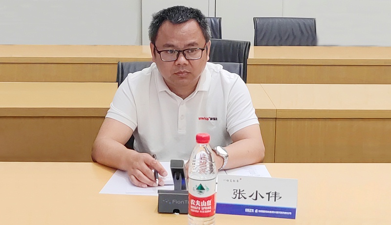 菠萝蜜免费观看视频門業研發總監張小（xiǎo）偉